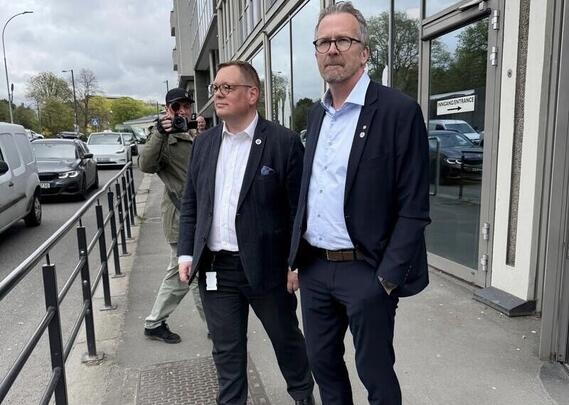 Bildet viser NSF-nestleder Kai Øivind Brenden og Unios forhandlingsleder Geir Røsvoll.