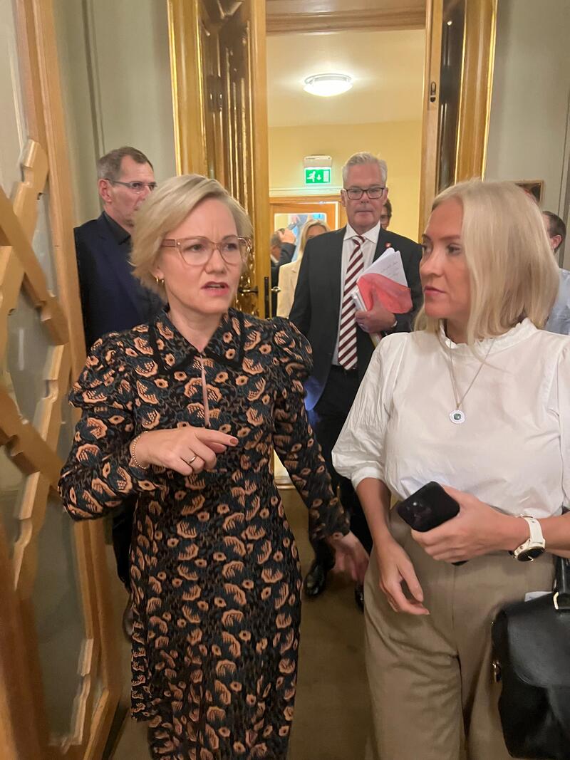 Ingvild Kjerkol og Lill Sverresdatter Larsen 