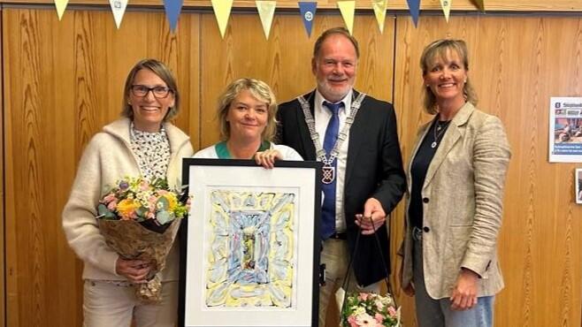 Årets sykepleier sammen med ordfører i Karmøy kommune og fylkesledelse