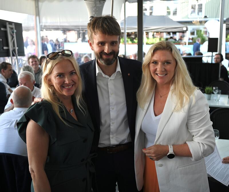 Helseministeren, NSF-lederen og Unio-nestlederen.