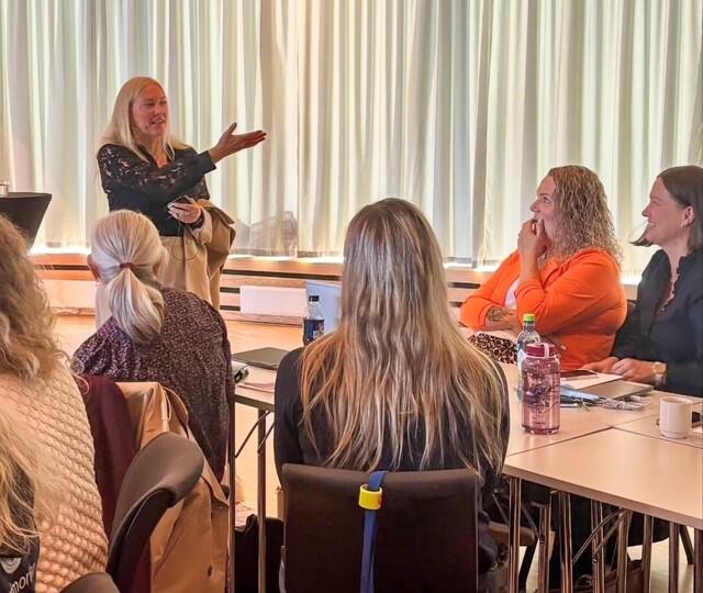 Forbundsleder Lill har et innlegg på konferansen hvor hun ber om tydelige prioriteringer og føringer