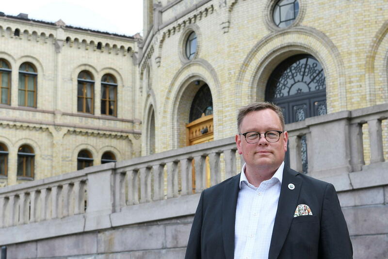 Nestleder Kai Øivind Brenden foran Stortinget