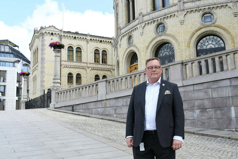Nestleder Kai Øivind Brenden foran Stortinget
